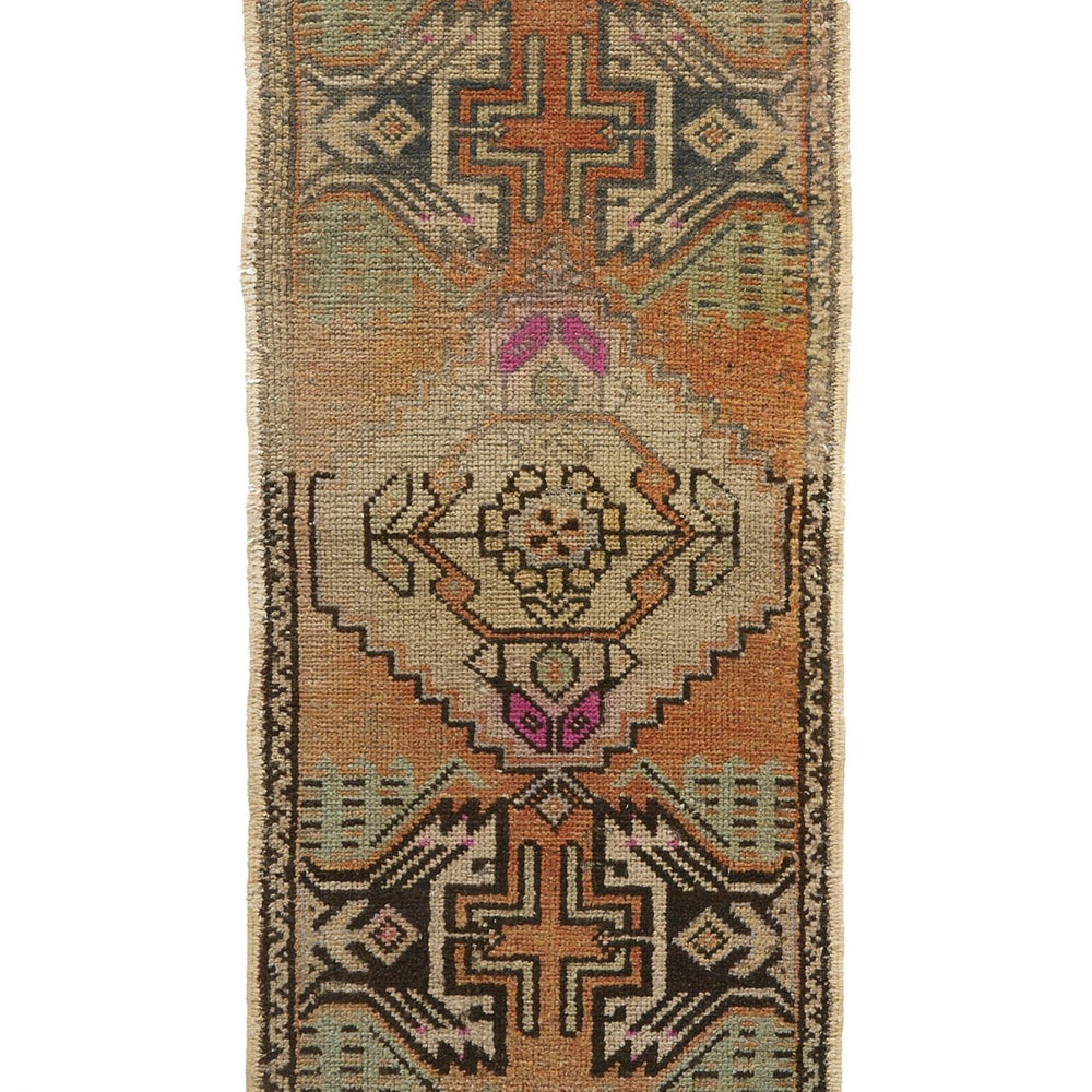 No. 646 Mini Rug - 1'6'' x 3'2'' - Canary Lane