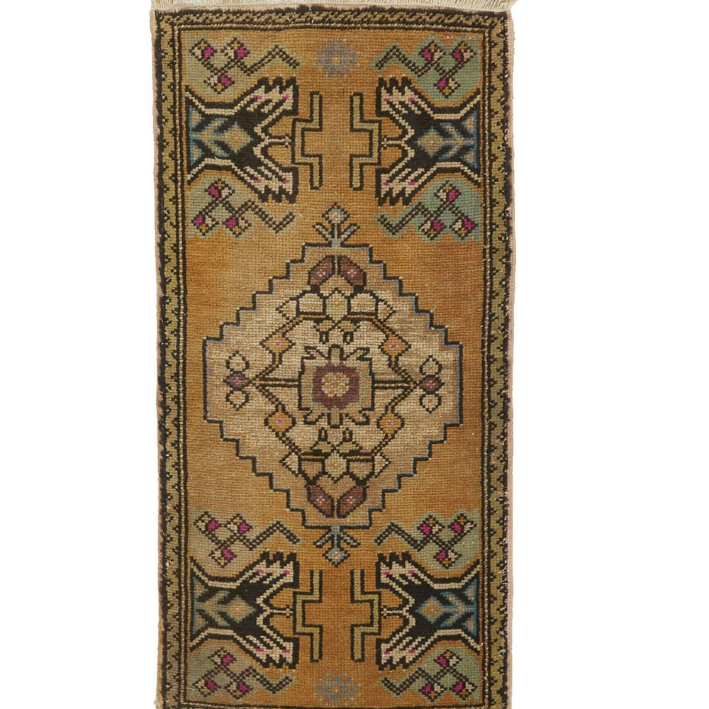 No. 772 Mini Rug - 1'7" x 3'3" - Canary Lane