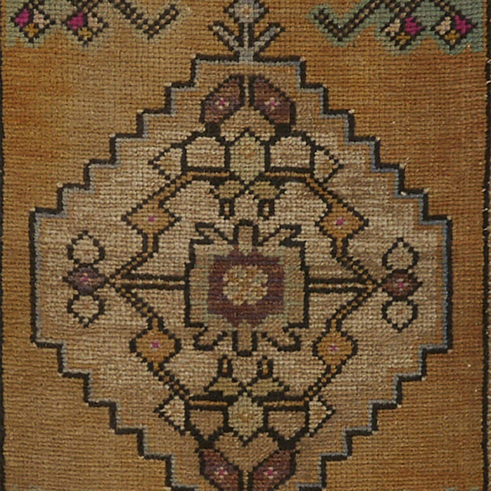 No. 772 Mini Rug - 1'7" x 3'3" - Canary Lane