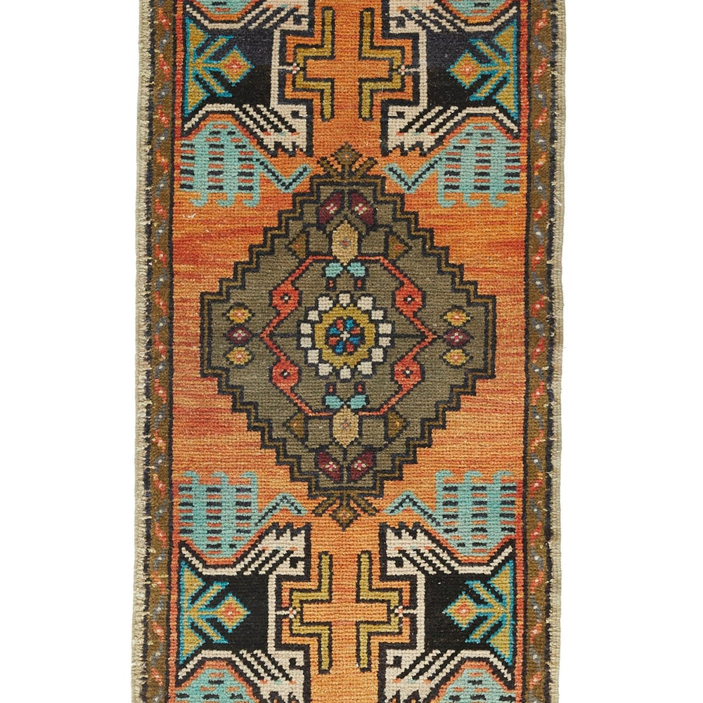 No. 865 Mini Rug - 1'7" x 3'6" - Canary Lane