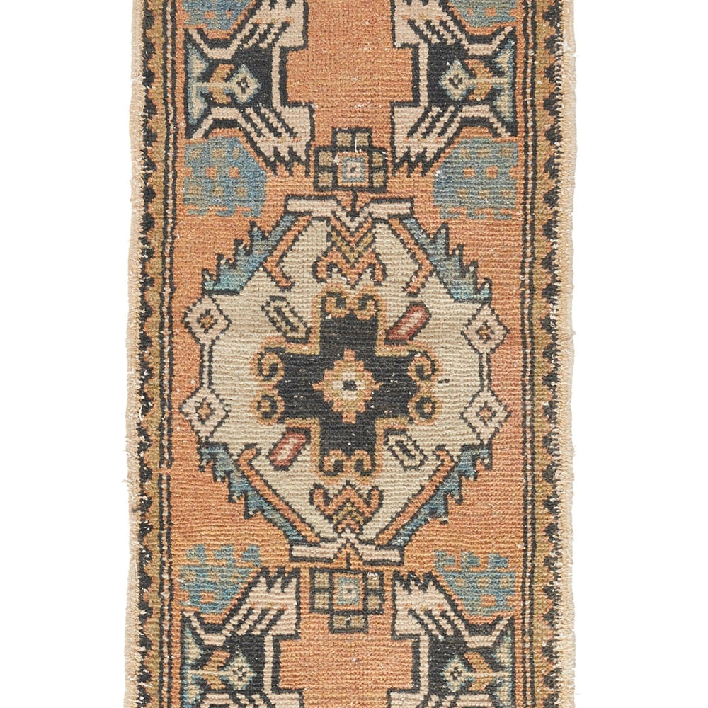 No. 890 Mini Rug - 1'7" x 3'2" - Canary Lane