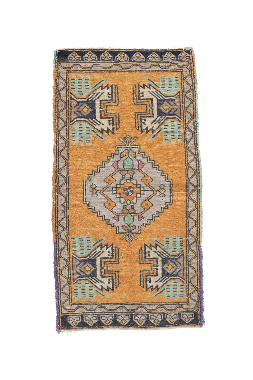 No. 965 Mini Rug - 1'9" x 3'3" - Canary Lane