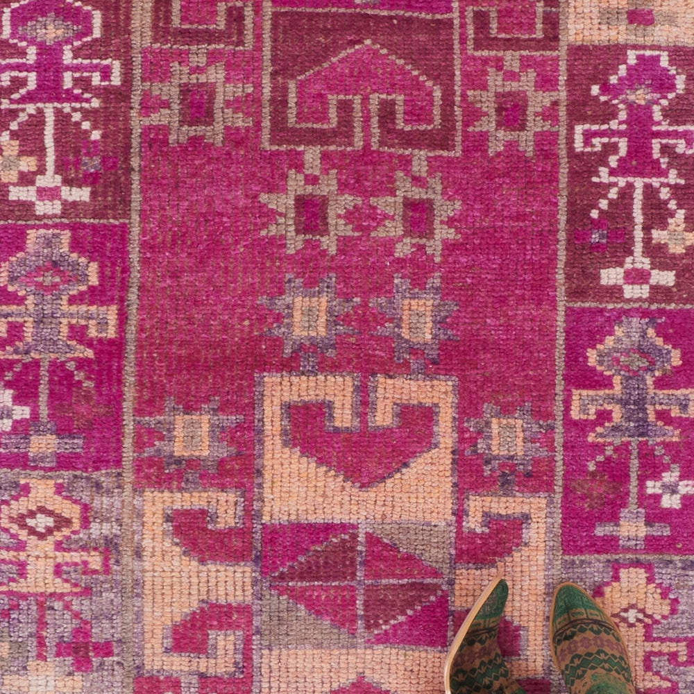 'Oleander' Vintage Turkish Runner - 3'1.5'' x 11'11'' - Canary Lane