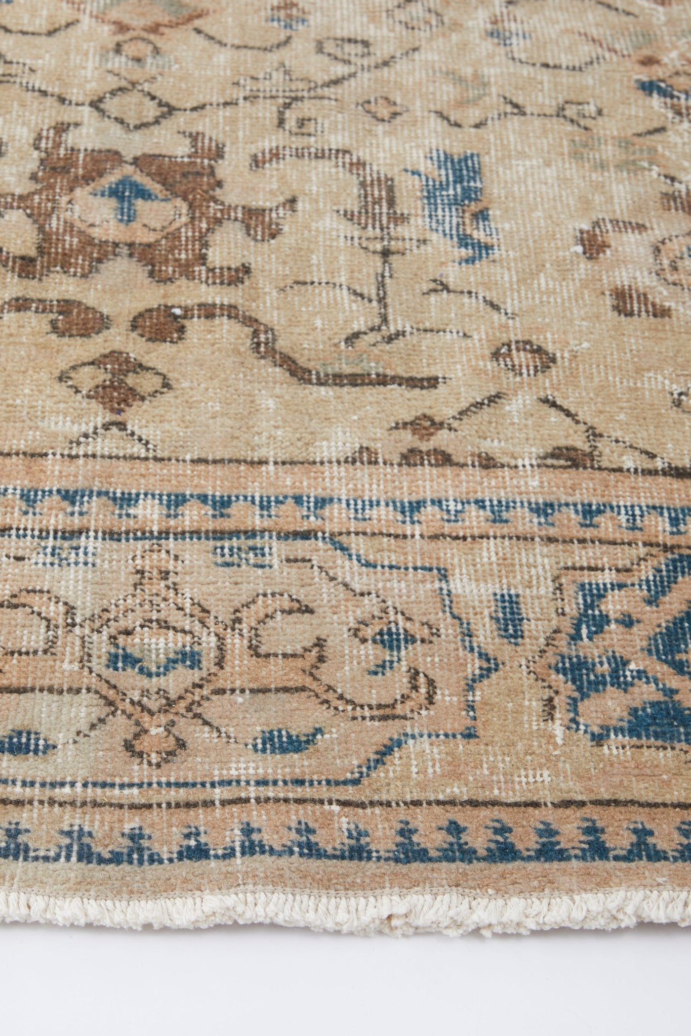 'Orchid' Vintage Turkish Area Rug - 6'5