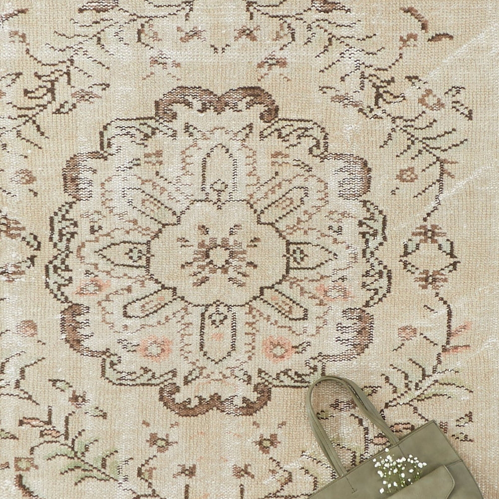 
                      
                        'Pearl' Vintage Oushak Area Rug - 4'7'' x 8'11'' - Canary Lane
                      
                    