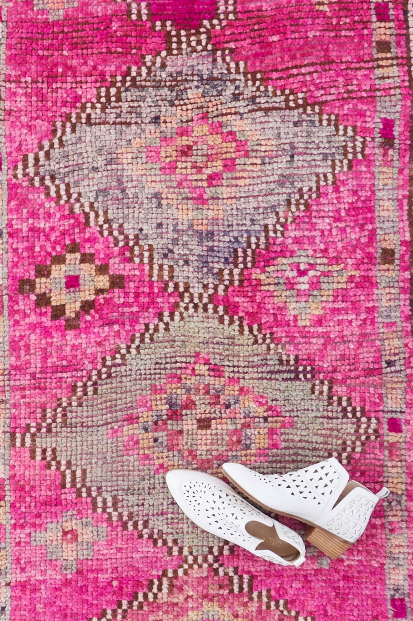 'Peony' Vintage Turkish Runner - 2'9'' x 9'11" - Canary Lane