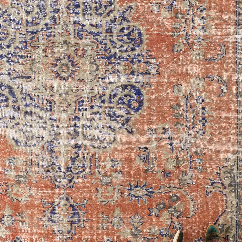
                  
                    'Sagittarius' Turkish Vintage Area Rug - 7'10" x 11'2" - Canary Lane
                  
                