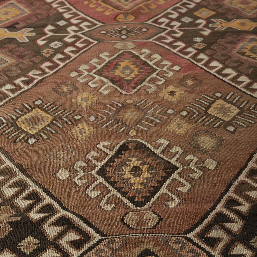 
                      
                        'Scarlet' Kilim - 5'9" x 9'8" - Canary Lane
                      
                    