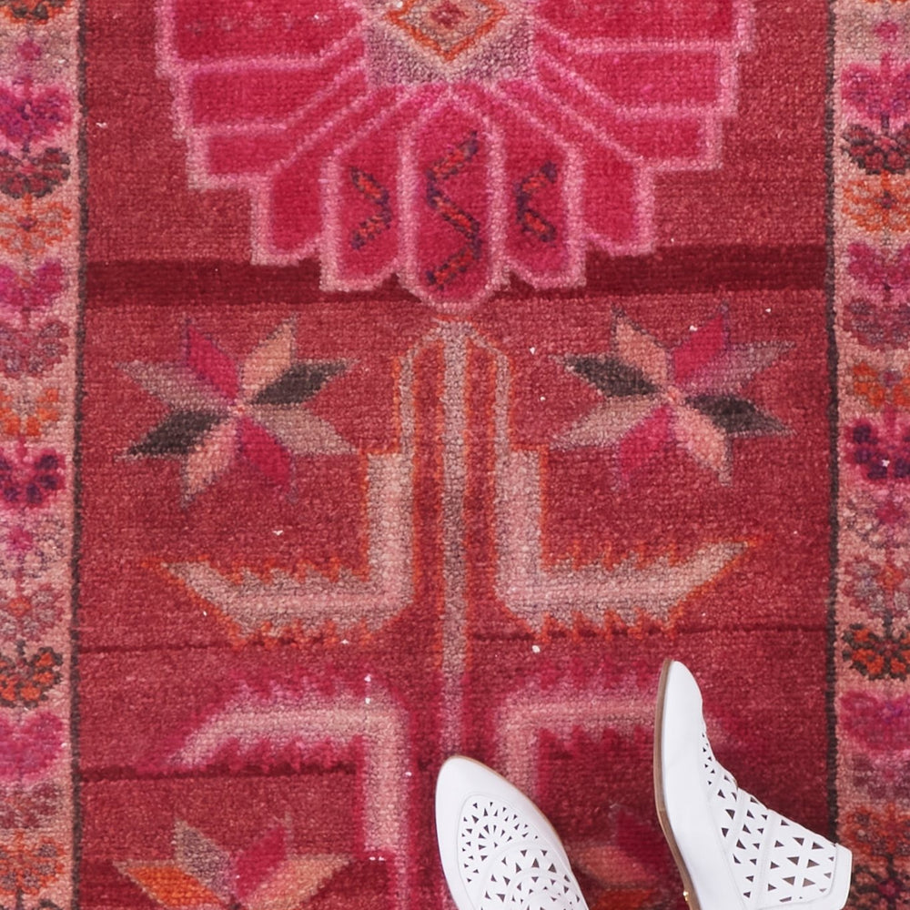
                  
                    'Vera' Vintage Turkish Runner - 2'4.5'' x 12'2'' - Canary Lane
                  
                