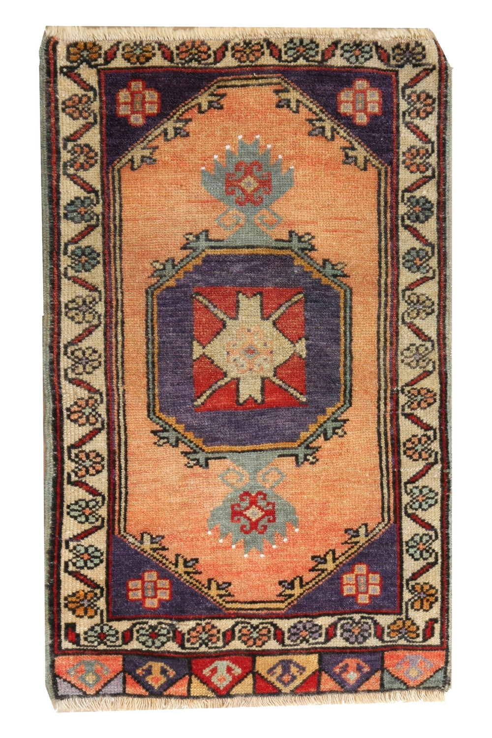 Turkish Vintage Mini Rug No. 227 - 1'6.5'' x 2'8'' - Canary Lane - Curated Textiles