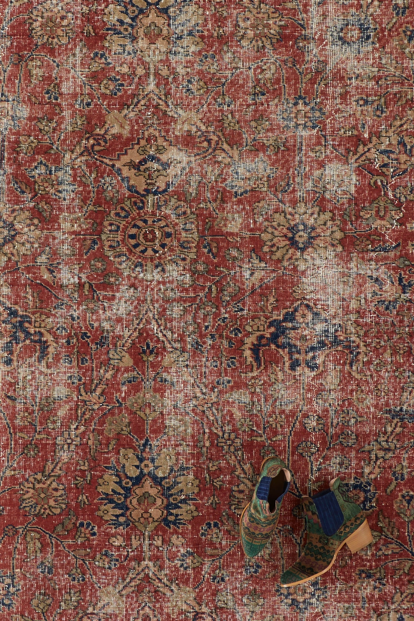 'Jasmine' Turkish Vintage Area Rug - 7’10” x 11” - Canary Lane - Curated Textiles