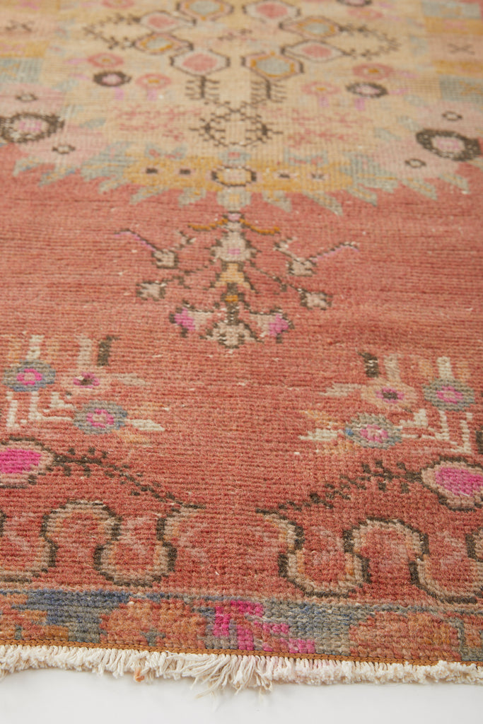 'Eden' Vintage Turkish Ombre Rug - 2'9" x 6' - Canary Lane - Curated Textiles