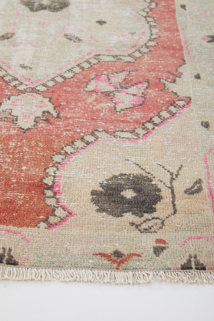 'Sierra' Vintage Turkish Rug - 2'11" x 4'11" - Canary Lane - Curated Textiles