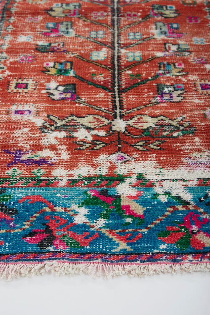 'Poppy' Vintage Turkish Rug - 2'9" x 4'9" - Canary Lane - Curated Textiles