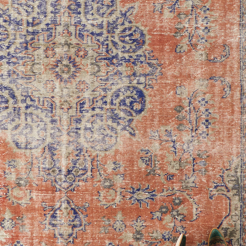 'Sagittarius' Turkish Vintage Area Rug - 7'10" x 11'2" - Canary Lane - Curated Textiles